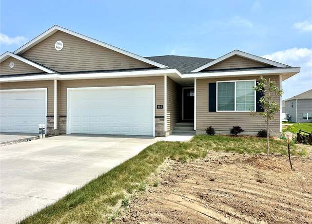Property at 910 Juneberry Dr, Palo, IA 52324, 3 beds, 3 baths