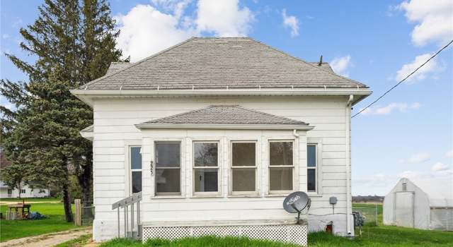 Photo of 225 E Monroe St, Winthrop, IA 50682