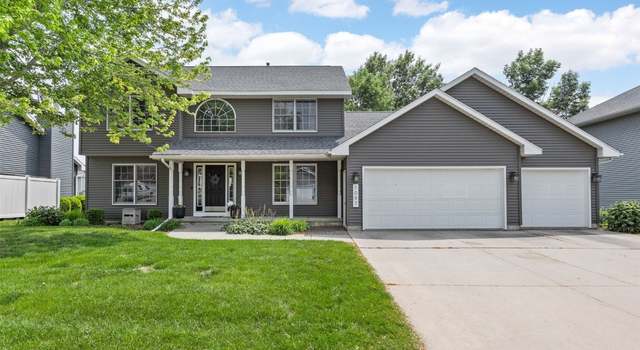 Photo of 1097 Milstead Dr, Hiawatha, IA 52233