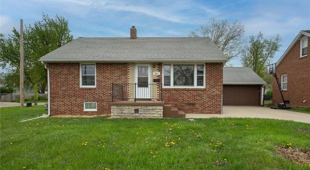Photo of 3841 Lennox Ave NE, Cedar Rapids, IA 52402