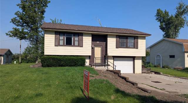 Photo of 17 C Ave, Newhall, IA 52315