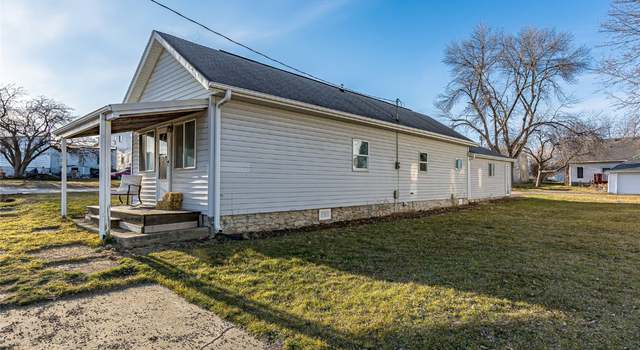 Photo of 321 State St, Center Point, IA 52213