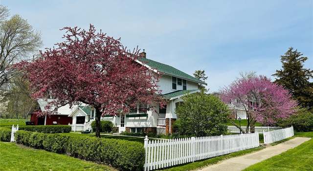 Photo of 2002 10th Avenue Ave, Belle Plaine, IA 52208