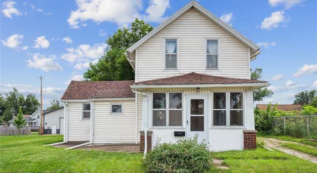 Photo of 409 Railroad St, Fairfax, IA 52228