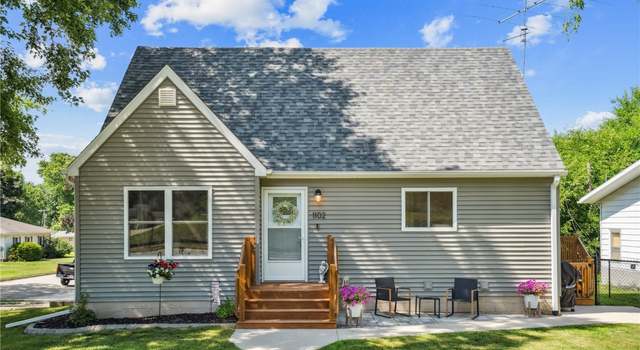 Photo of 1102 E 2nd St, Anamosa, IA 52205