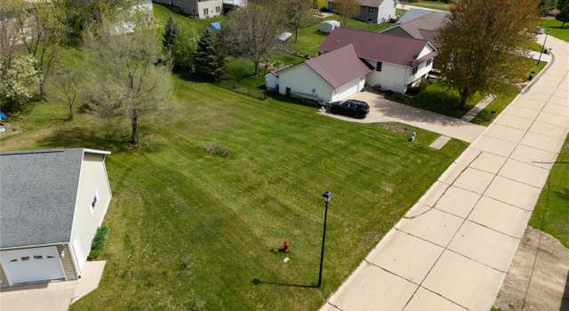 Photo of 18 Red Maple Ct, Central City, IA 52214