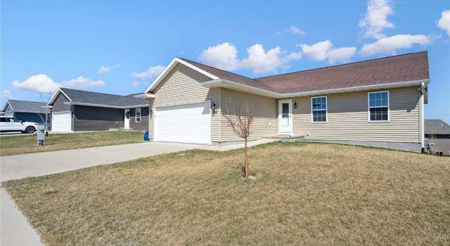 Photo of 108 Viking Dr, Vinton, IA 52349