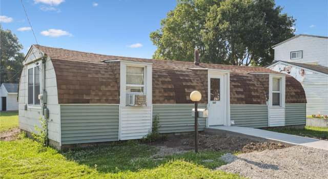 Photo of 847 Lincoln Ave, Marengo, IA 52301