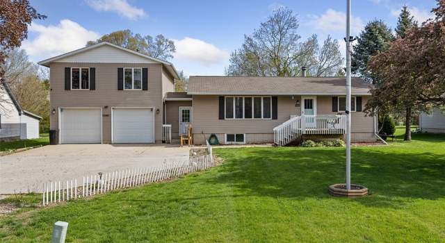 Photo of 4223 V St, Homestead, IA 52236