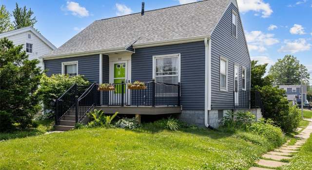 Photo of 331 36th St NE, Cedar Rapids, IA 52402