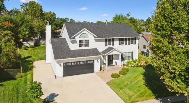 Photo of 4515 Coventry Ln NE, Cedar Rapids, IA 52402