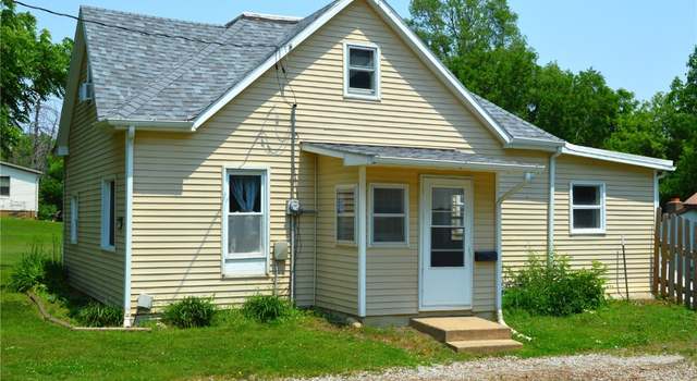 Photo of 212 G Ave, Vinton, IA 52349