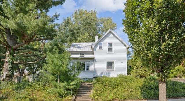 Photo of 1226 E Davenport St, Iowa City, IA 52245