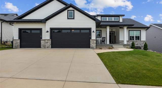 Photo of 2919 Diamondback Dr, Hiawatha, IA 52233