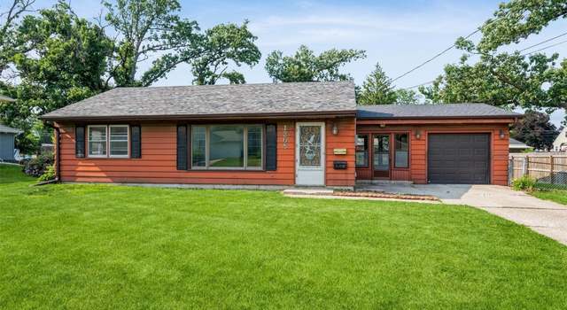 Photo of 1268 Center St NE, Cedar Rapids, IA 52402