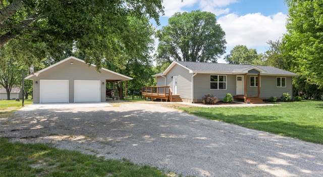 Photo of 3920 Vern Acres Dr Dr, Center Point, IA 52213