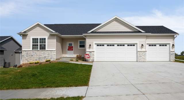 Photo of 7502 Country Brook Dr NW, Cedar Rapids, IA 52405
