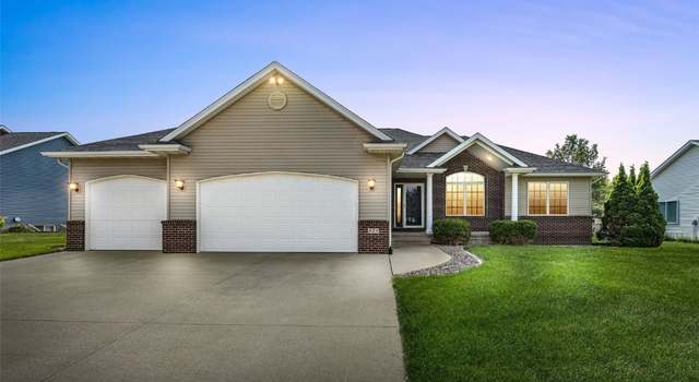 Photo of 429 W Prairie DR Dr, Fairfax, IA 52228