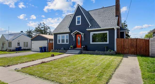 Photo of 507 2nd St E, Newhall, IA 52315
