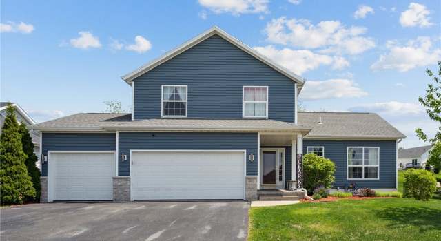 Photo of 6911 Springwood Pl NW, Cedar Rapids, IA 52404