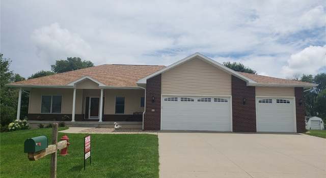 Photo of 43 Prairie Dr, Walker, IA 52352
