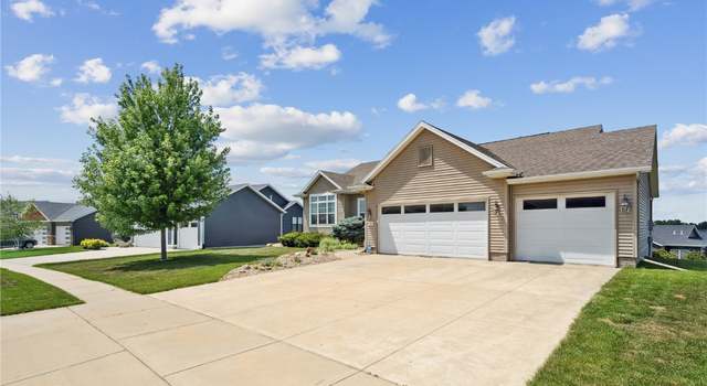 Photo of 2652 Vaughn Dr, Marion, IA 52302