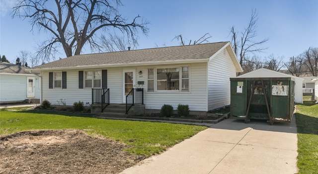 Photo of 2051 Brookland Dr NE, Cedar Rapids, IA 52402