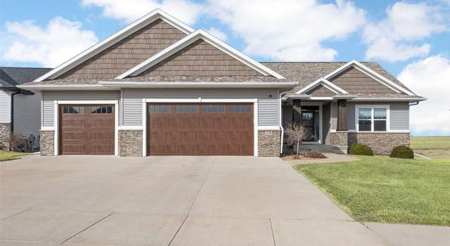 Photo of 1236 Hickory Ridge Dr, Marion, IA 52302