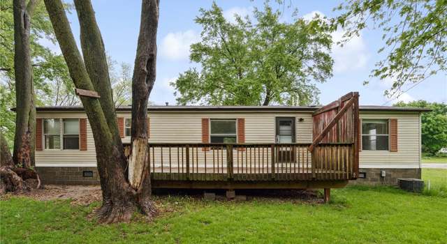 Photo of 105 S High Ave, Oxford, IA 52322