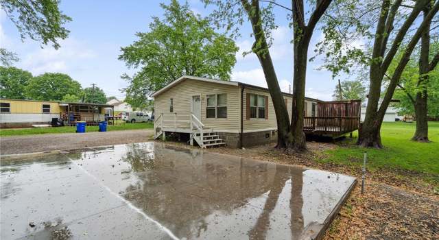 Photo of 105 S High Ave, Oxford, IA 52322
