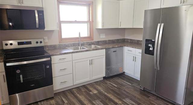 Photo of 2704 Otis Rd SE, Cedar Rapids, IA 52403