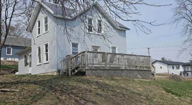 Photo of 1212 15th St, Belle Plaine, IA 52208