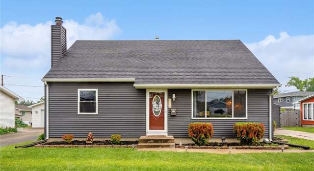 Photo of 3007 Ravenwood Ter NW, Cedar Rapids, IA 52405