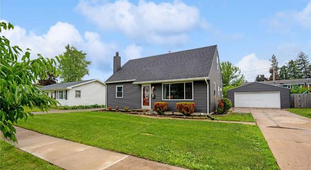 Photo of 3007 Ravenwood Ter NW, Cedar Rapids, IA 52405