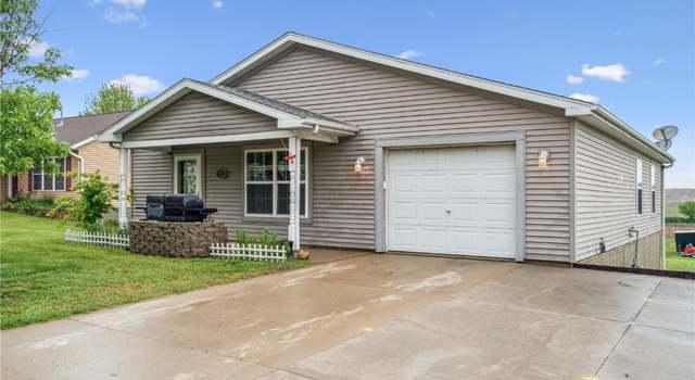 Photo of 912 North St St, Williamsburg, IA 52361