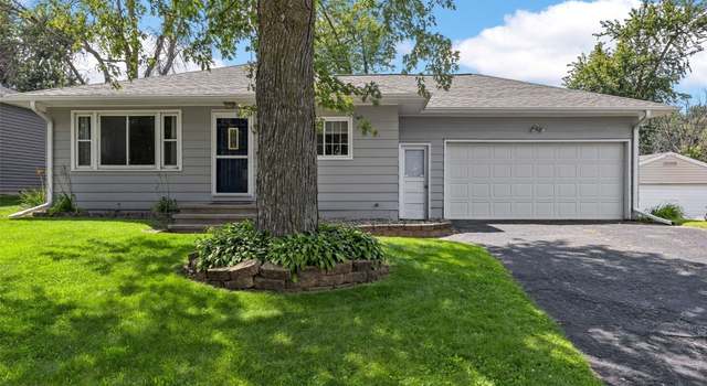 Photo of 300 7th Ave, Hiawatha, IA 52233