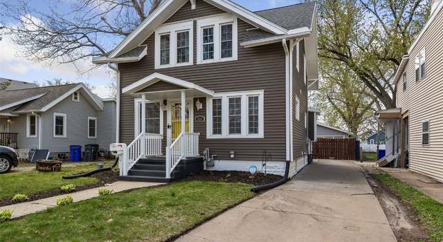 Photo of 849 Oakland Rd, Cedar Rapids, IA 52402