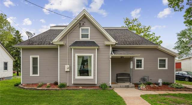 Photo of 311 3rd St S, Coggon, IA 52218