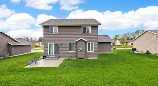 Photo of 2208 Shady Grove rd Rd SW, Cedar Rapids, IA 52404