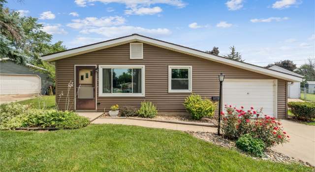 Photo of 1360 Starry Dr, Marion, IA 52302