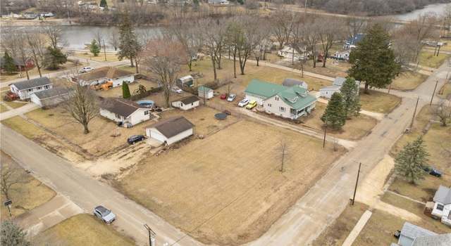 Photo of 261 N 2nd Street St, Central City, IA 52214