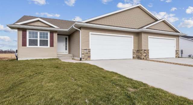 Photo of 215 Hackberry Dr, Palo, IA 52324