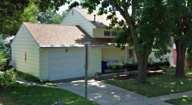 Photo of 215 Auburn Dr. Dr SW, Cedar Rapids, IA 52404