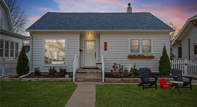 Photo of 614 Oakland Ave, Iowa City, IA 52240