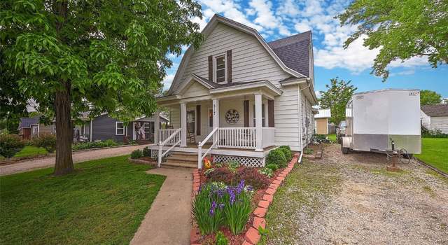 Photo of 517 E 2nd Ave, Coggon, IA 52218