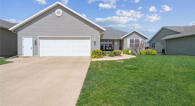 Photo of 218 Cherry Park Dr Dr NW, Cedar Rapids, IA 52405
