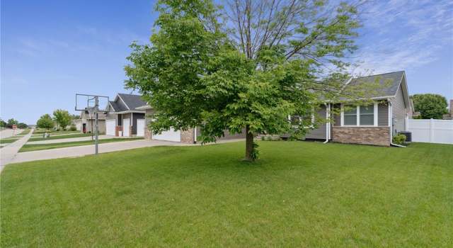 Photo of 1725 49th St, Marion, IA 52302