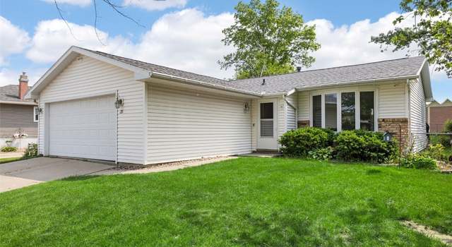 Photo of 35 Julia Anne Dr Dr, Cedar Rapids, IA 52405
