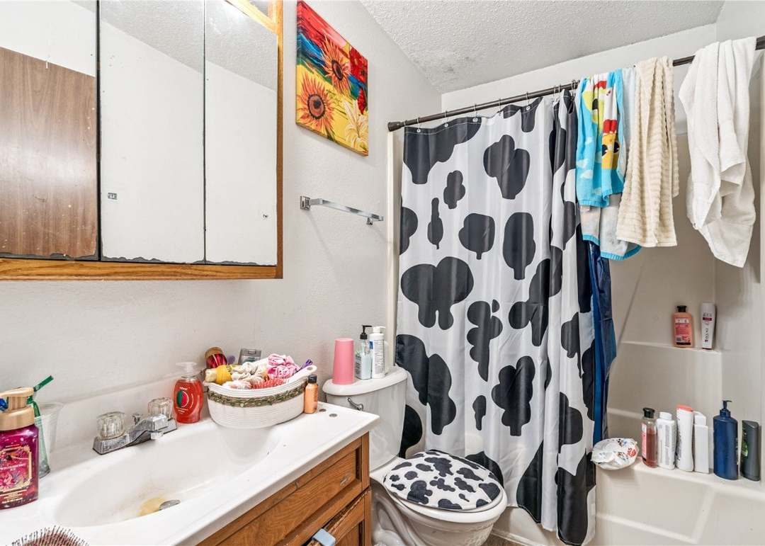 780 Ryan Ave Ave, Hiawatha, IA 52233