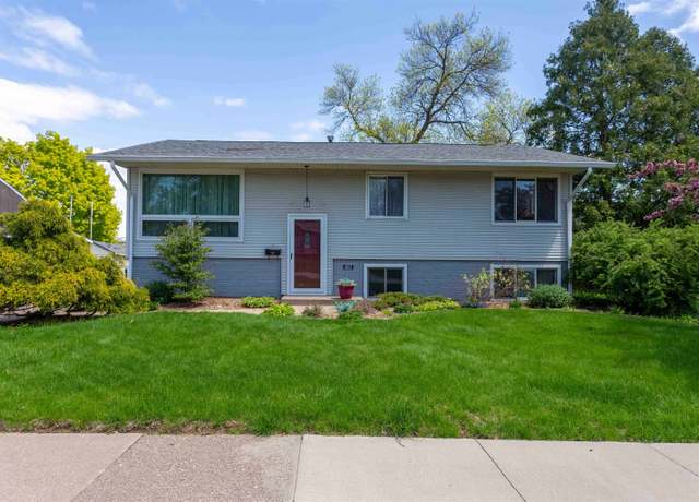 Property at 1822 Keyway Dr, Dubuque, IA 52001, 4 beds, 1.5 baths